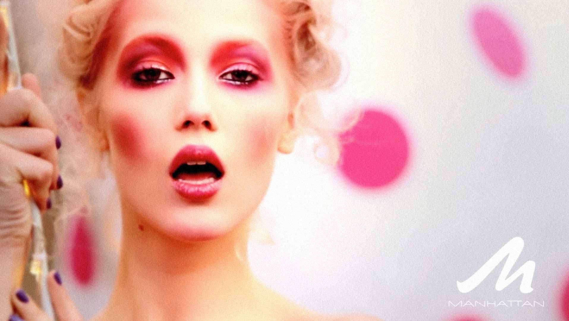Рекламные ролики косметики. Девушка с косметикой. Подружка реклама 2022. Корейская косметика модель. Реклама у блоггеров.